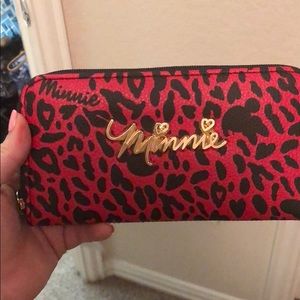 Minnie lougefly wallet